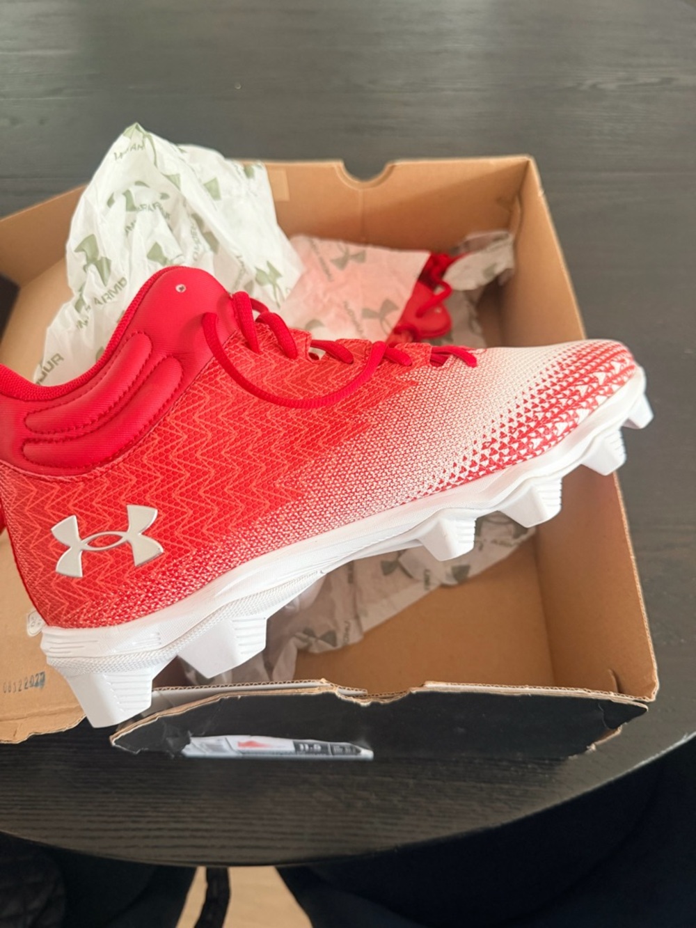 Under Armour Mens Red and White Gradient Cleats
